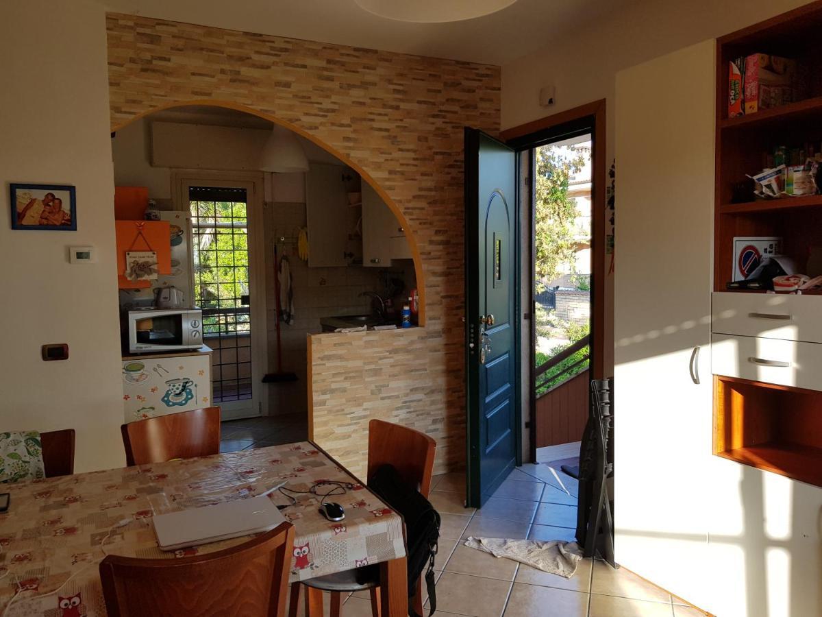 Villa Rimini - Seaview & Roman Holidays Apartments - Garden&Beach 300Mt Anzio Pokój zdjęcie
