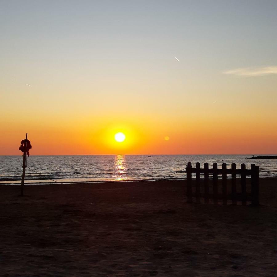 Villa Rimini - Seaview & Roman Holidays Apartments - Garden&Beach 300Mt Anzio Zewnętrze zdjęcie